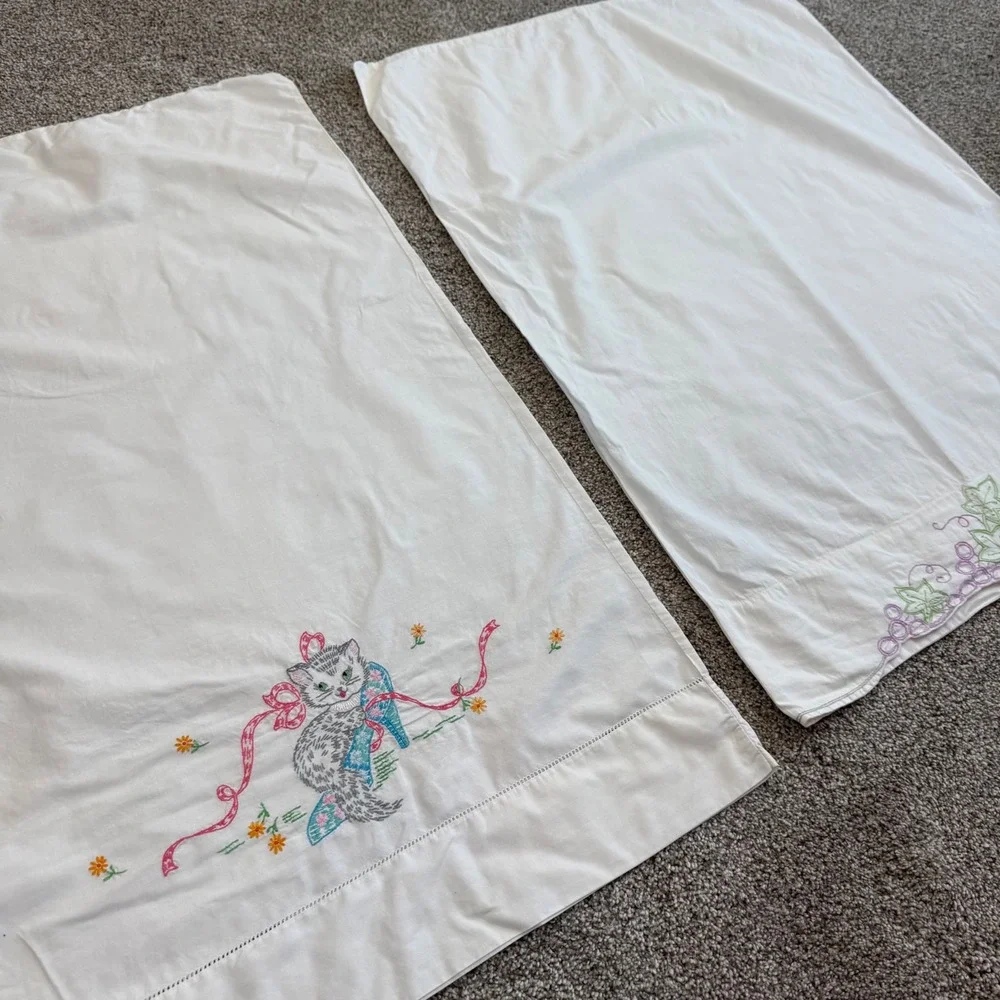Vintage Hand Embroidered Pillowcase Set Kitten in Shoe Ivy Scalloped Edge White